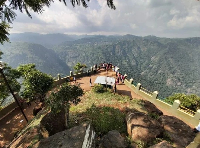 Dolphin's Nose in Ooty